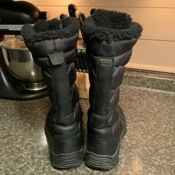 Ugg Kintla Boots - Picture 3 of 10